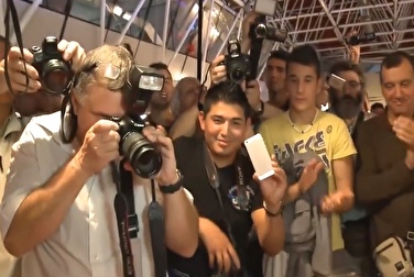 Репортеры фотографируют мастер класс по сексу 